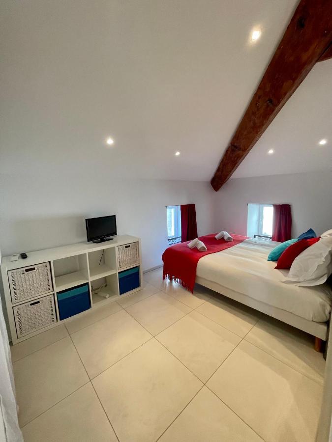 Grand appartement style loft bord de mer Propriano  Extérieur photo