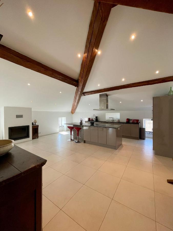 Grand appartement style loft bord de mer Propriano  Extérieur photo